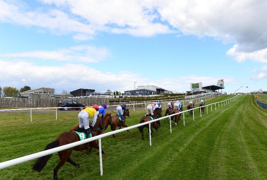 Facing the uphill finish at Downpatrick