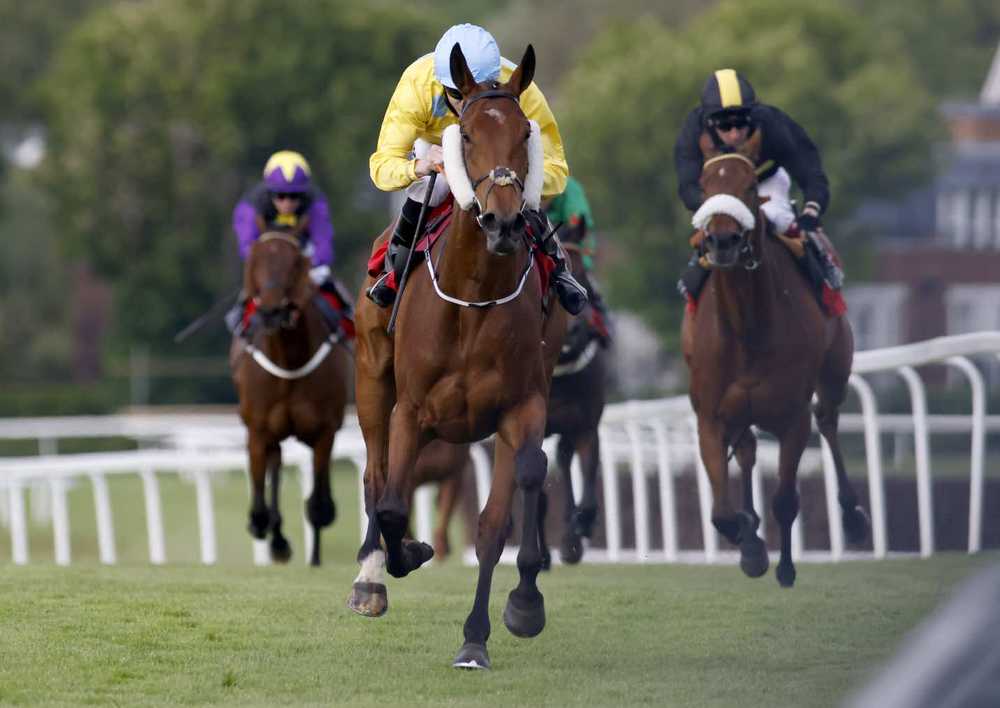 Lismore winning the Henry II Stakes at Sandown