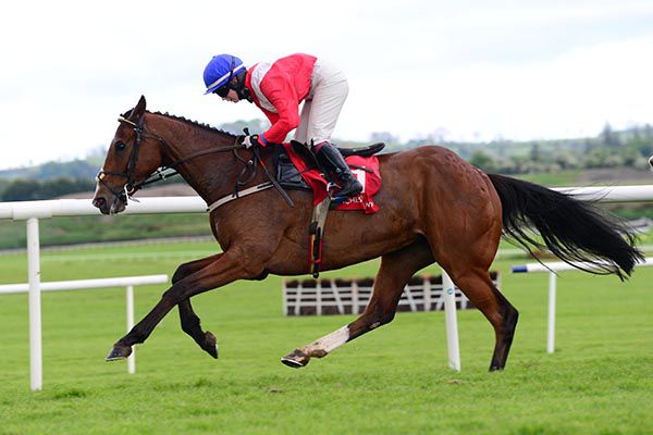 Grangeclare West eases home under Jody Townend