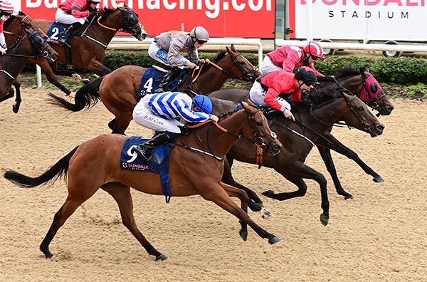 Tresorier (mainly black cap) wins a thriller