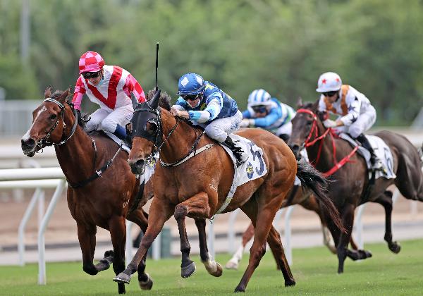 Lucky Patch (No. 5) surges to maiden G2 success.