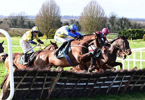 Ask And Answer leads narrowly over the final flight