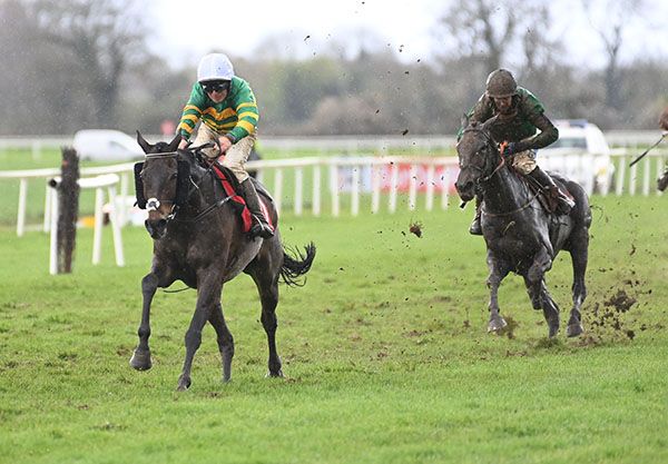 Sir Bob and Philip Enright win the Velvet Cap Handicap Hurdle  
