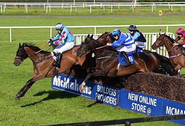 Neptunus Equester (nearest)