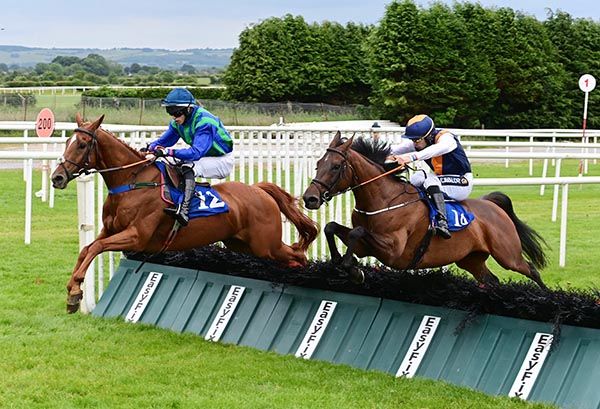 Lady Iseult (far side) beats Eaton Lady