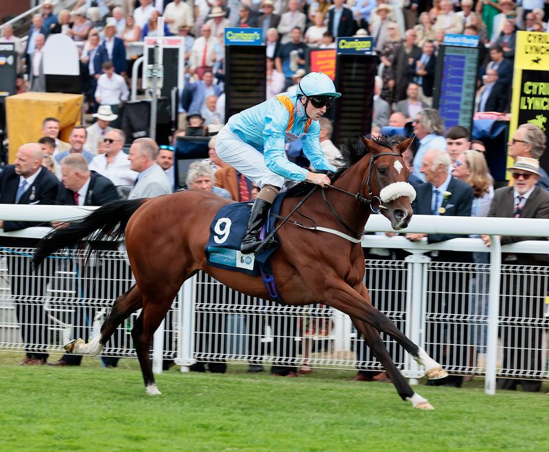 The Platinum Queen bids to cause an upset in Paris on Sunday 