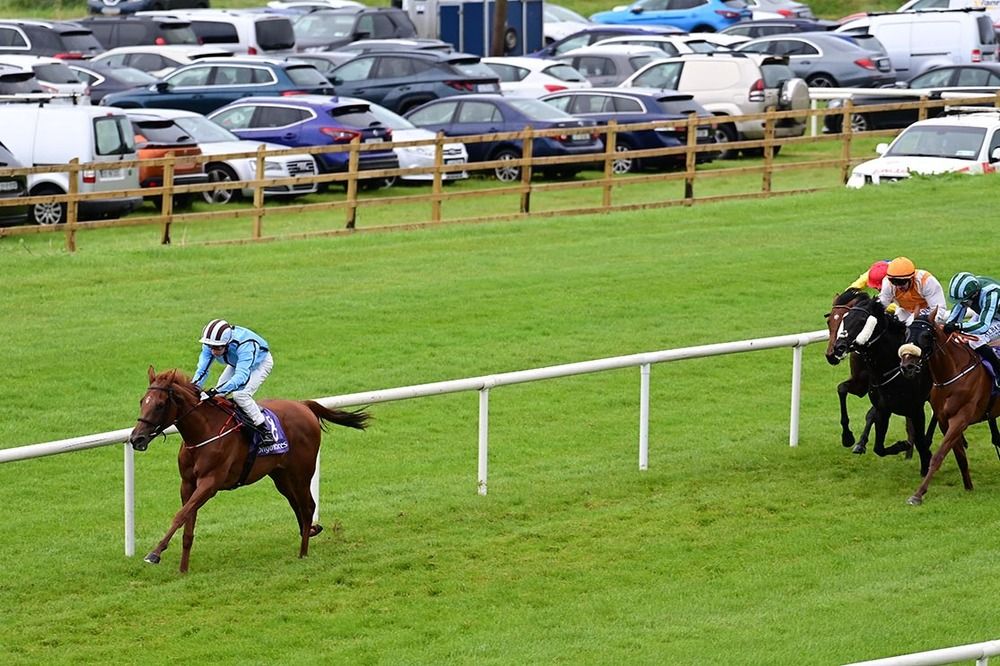 In The Giving comes home an easy winner under Andrew Slattery