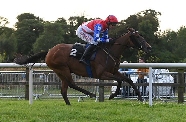 Monas Melody and Derek O'Connor