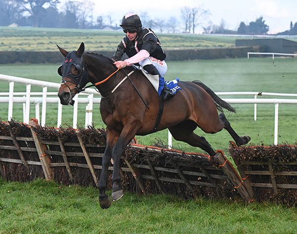 Floueur clips the last but is well clear