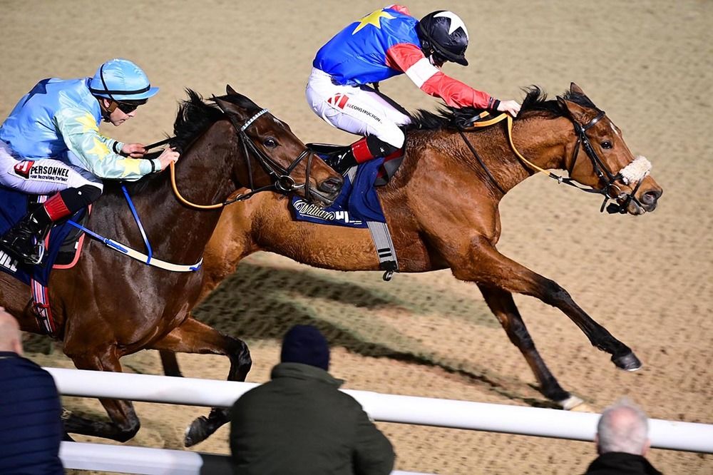 Firstman (noseband) wins from Palace Rock 