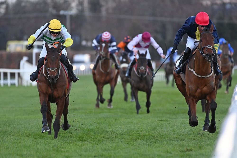 Pour Le Filles (Harry Swan, left) beat Did I Ask You That (Patrick Mullins)