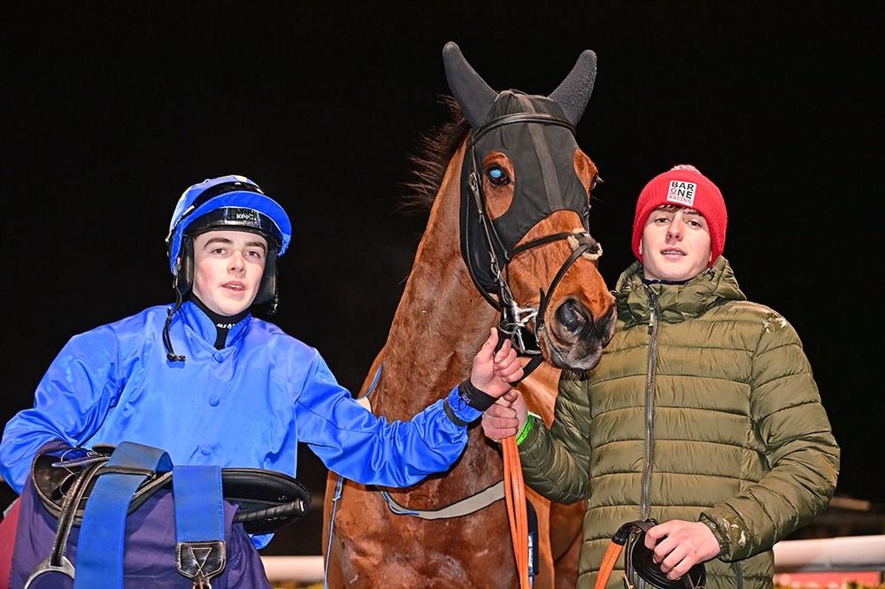 Sean Bowen was led up by fellow apprentice Daniel King, who had a winner earlier on the card