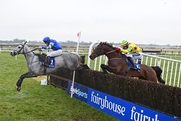 Shakeytry leads Dont Go Yet over the last