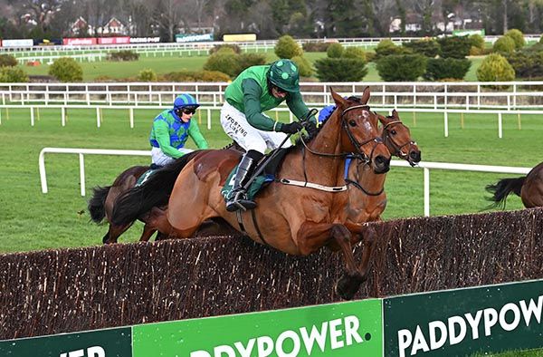 El Fabiolo hits the front at the last 