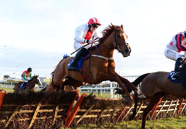 Thecornerhouse jumps the last under Evan Dwan