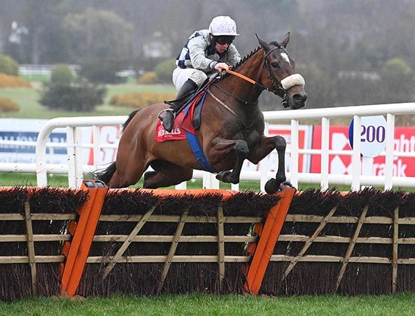 Della Casa Lunga and Phillip Enright in control over the last