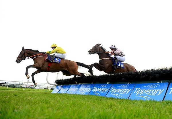 Fiveonefive and Denis O'Regan lead over the last