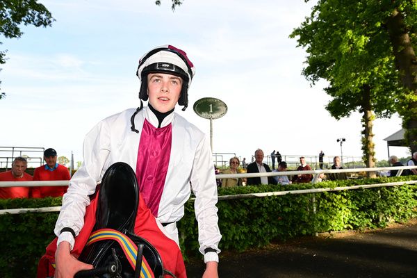 Sean D Bowen rides for James Owen at Newmarket