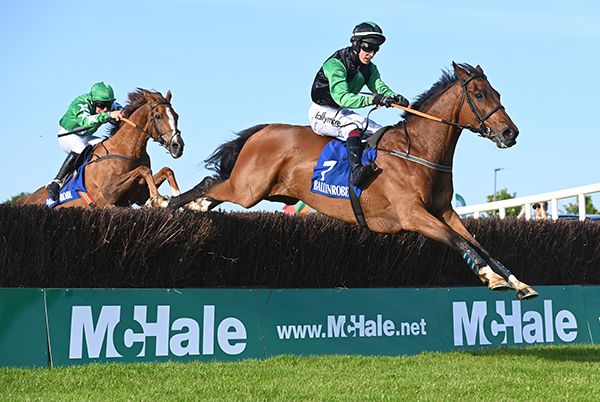 Whatsafellatodo sails over the last