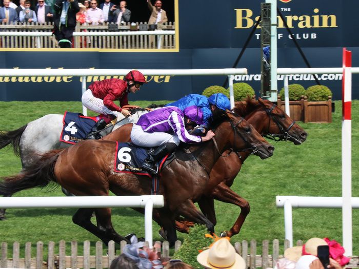 Castle Way (royal blue) beats Tower Of London (nearest)