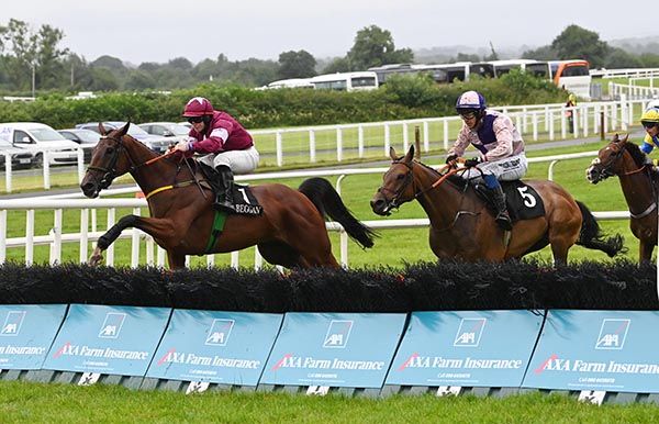 Highland Charge and Neil Ryan lead Weddell Sea and Paddy O'Hanlon over the last
