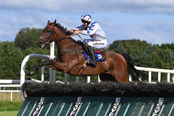 Hard Rain and JJ Slevin win the Coast To Curragh Handicap Hurdle 