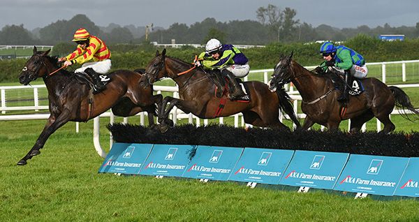 Ginnets Girl and Jordan Gainford (centre) come between Camino Rock (left) and Givago (right) 