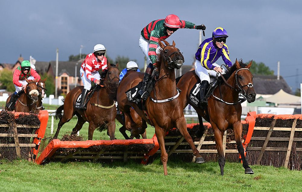 Cave Court (right) goes on as Clever Currency is far from fluent  