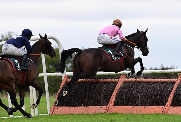 Amir Kabir (Jack Kennedy) beat his stable companion Set Point (Jordan Gainford)