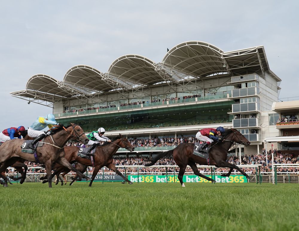 Porta Fortuna winning the Cheveley Park