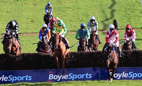 Dundaniel (right) blunders at the last, with Name Me Famous (yellow and green) going on to score