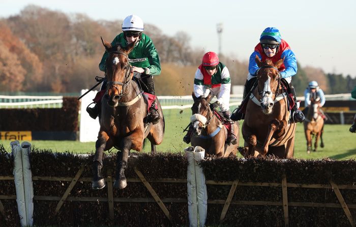 Park Annonciade, white cap