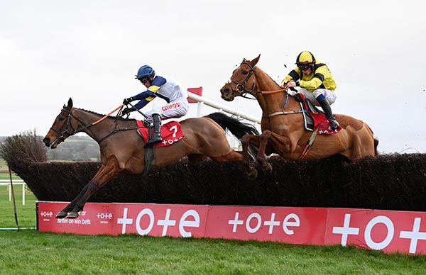 Clonmeen, near side, chases down Kings Halo