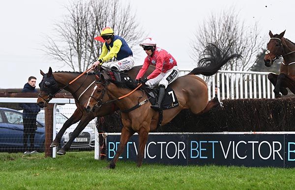Pats Choice and Jack Kennedy (left) duel with eventual third Union Park 