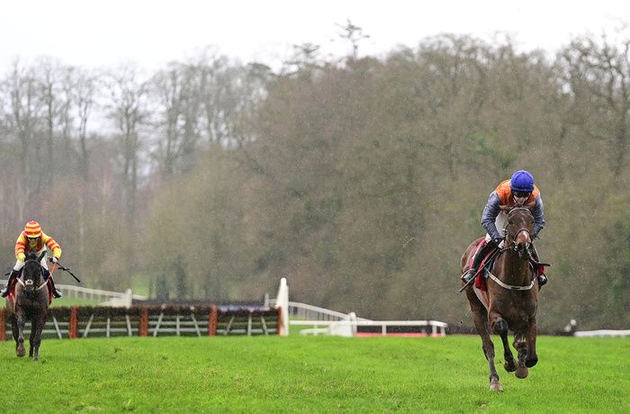 Captain Cody and Jody Townend recorded a notable success in Grade 2 company at Fairyhouse. 