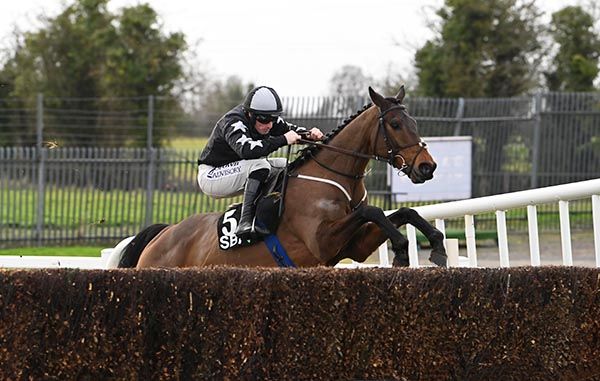 Midnight It Is and Sean Flanagan in action