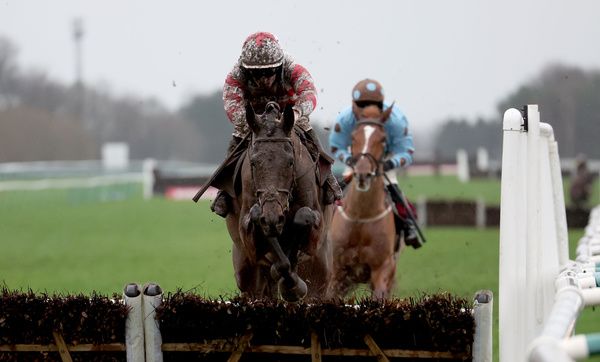 Haydock 17-2-24Now Is The Hour and Sean Flanagn win for trainer Gavin Cromwell.Healy Racing