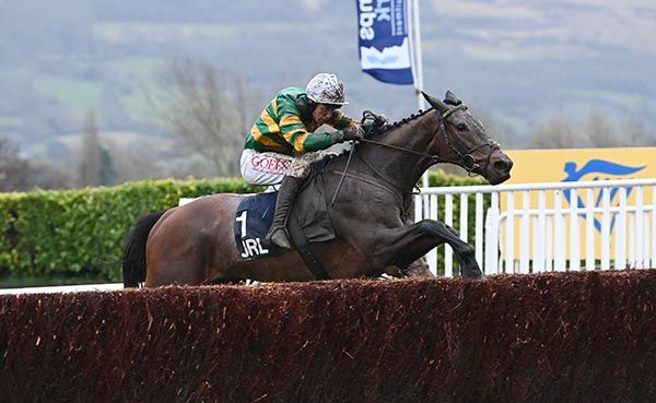 Inothewayurthinkin and Derek O'Connor winning the Kim Muir