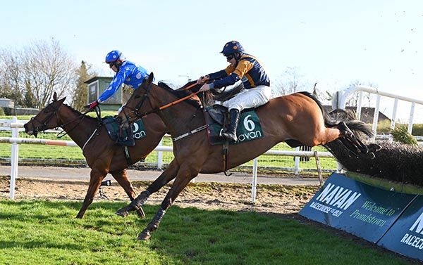 Bushmans Pass, near side, battles past Ask Anything 