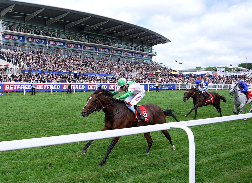 Royal Scotsman and Jamie Spencer win for owners Fitri  Jim Hay and trainers Paul  Ollie Cole.