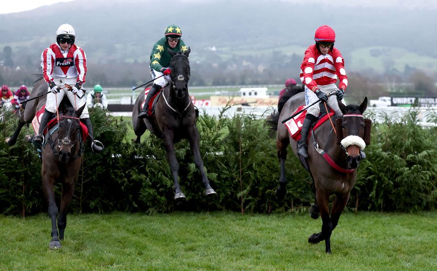 Stumptown and Keith Donoghue (centre) clear the last 