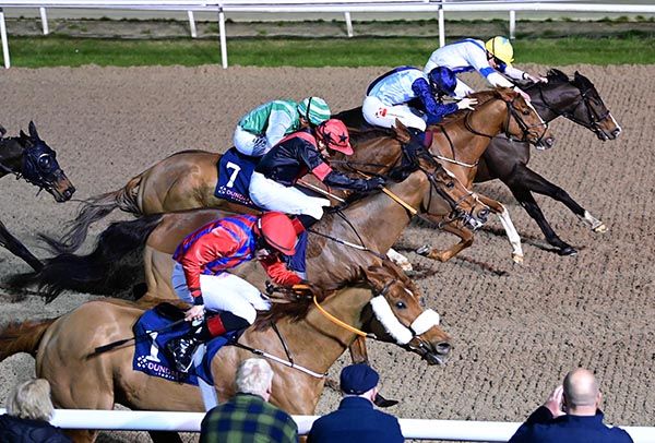 Daamderdiplomat and Colin Keane (dark blue sleeves) prevail in a bunch finish