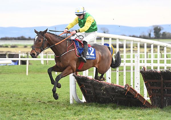 Leah's Contessa (Tiernan Power Roche) survives a mistake at the last