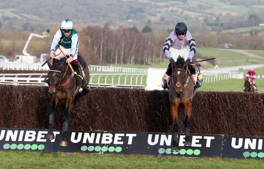 L'Homme Presse (left)