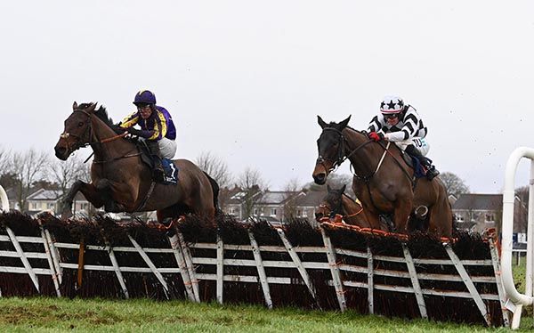 Cave Court, left, has too much for Hartur D'arc