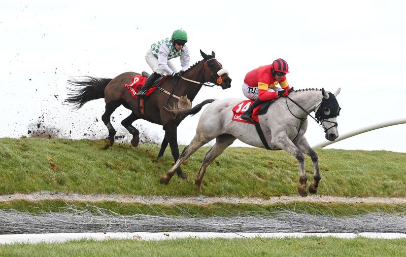 Vanillier (Keith Donoghue) winning at Punchestown