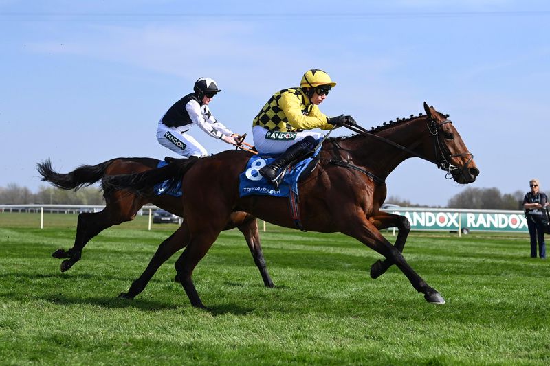 Salvator Mundi and Paul Townend winning a Grade 1 at Aintree