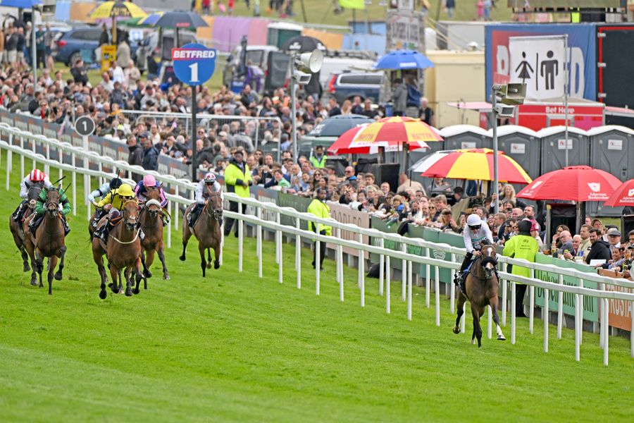 Epsom 7-June-2025 Spiritual and Rab Havlin win for trainer John Gosden.Healy Racing