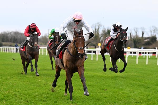 Zillow and Paul Townend approach the line