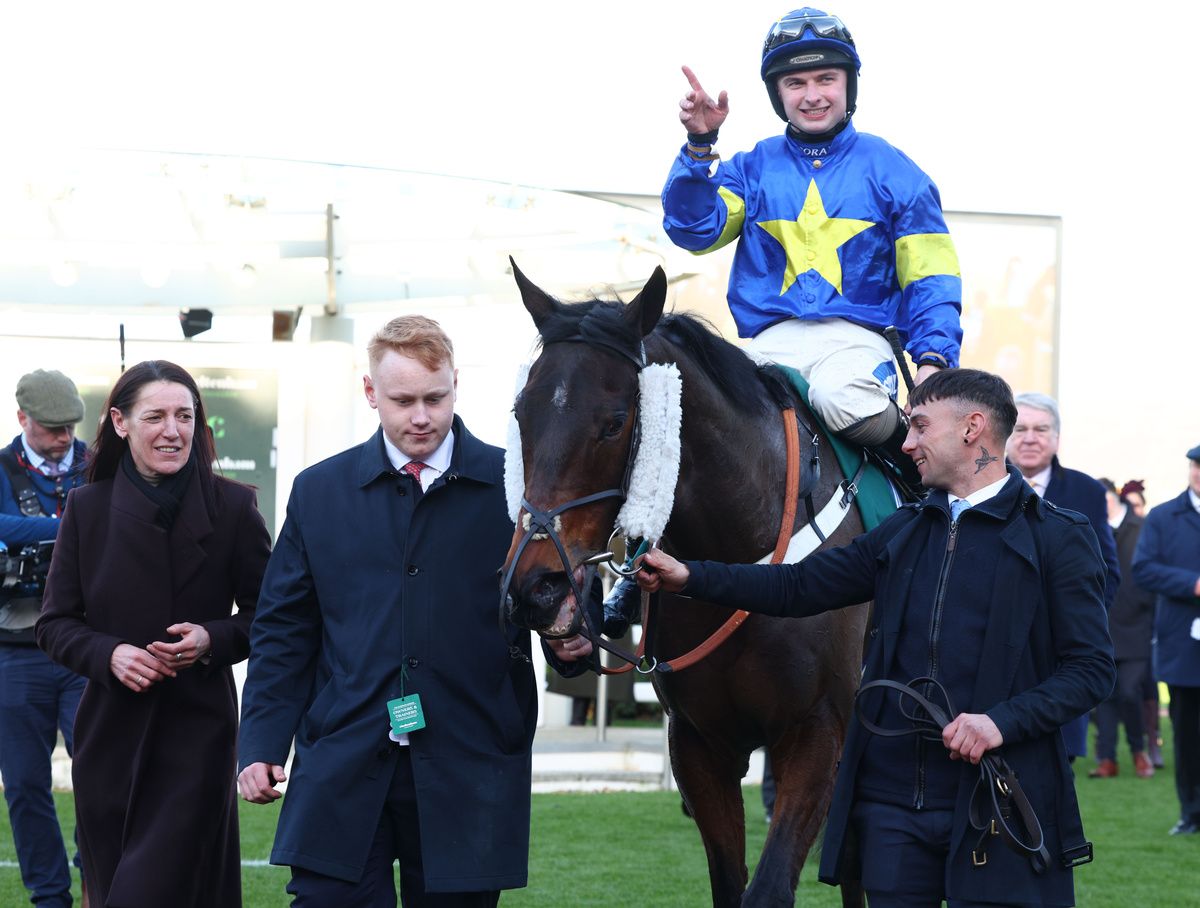 Trainer Faye Bramley (left) with Glengouly 